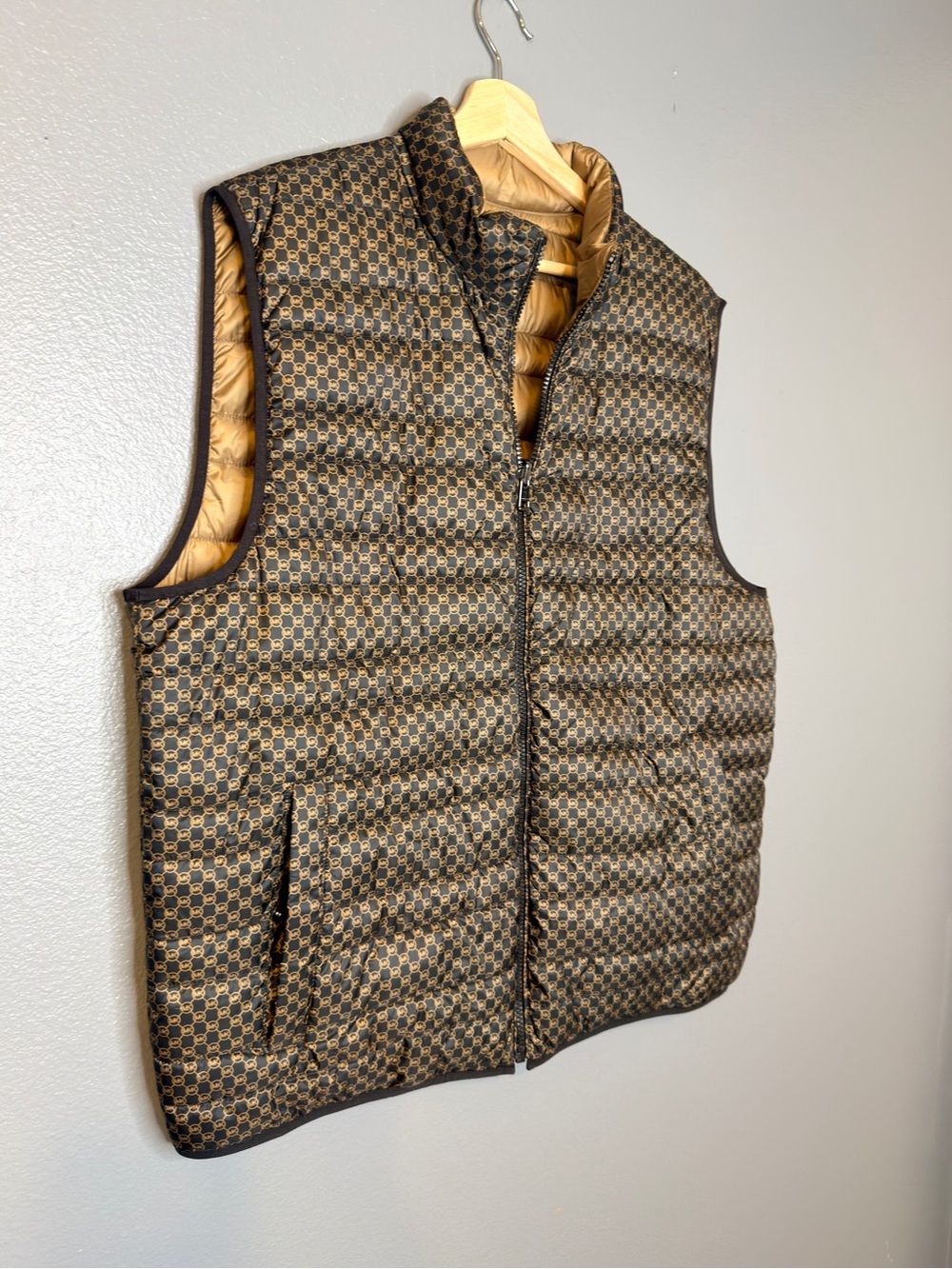Michael Kors Reversible Monogram Puffer Vest Camel Black Unisex Size XL